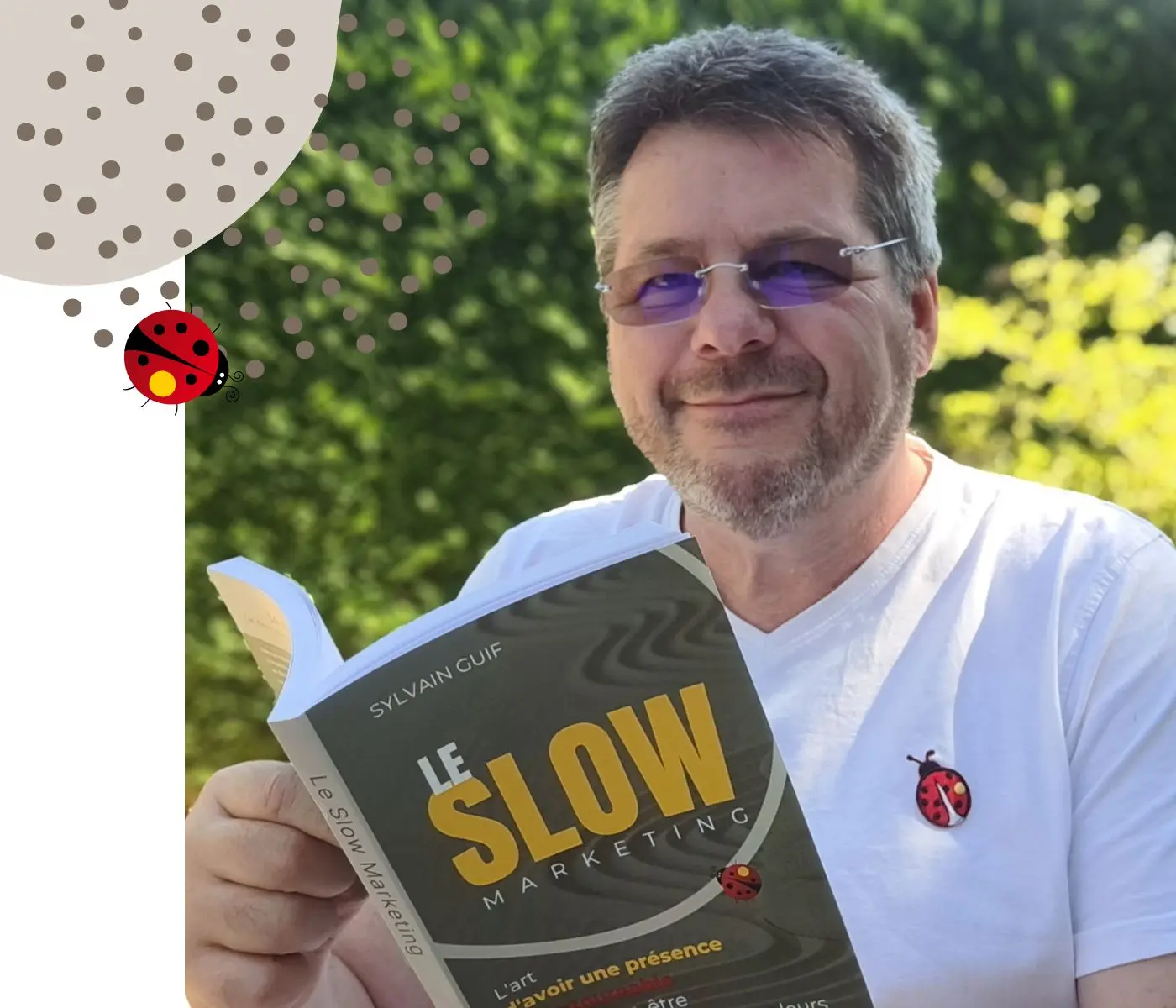 Sylvain Guif présentant son livre Le Slow Marketing